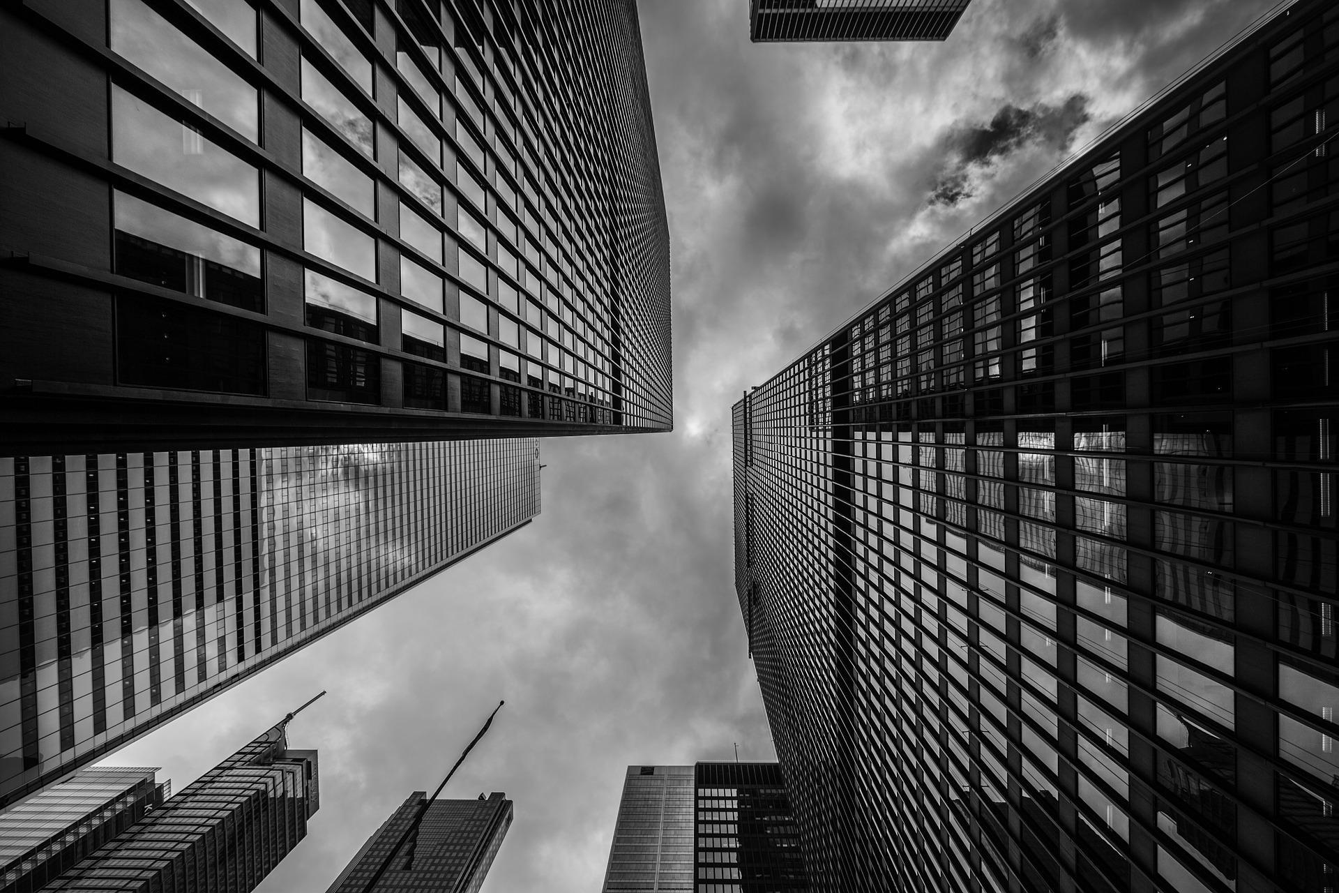 buildings-768773_1920